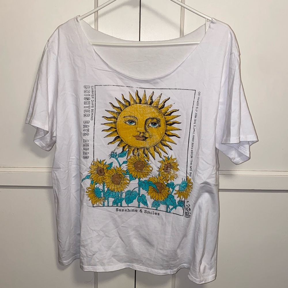 Sunshine & Smiles XL White Wide Neck Short Sleeve Tee